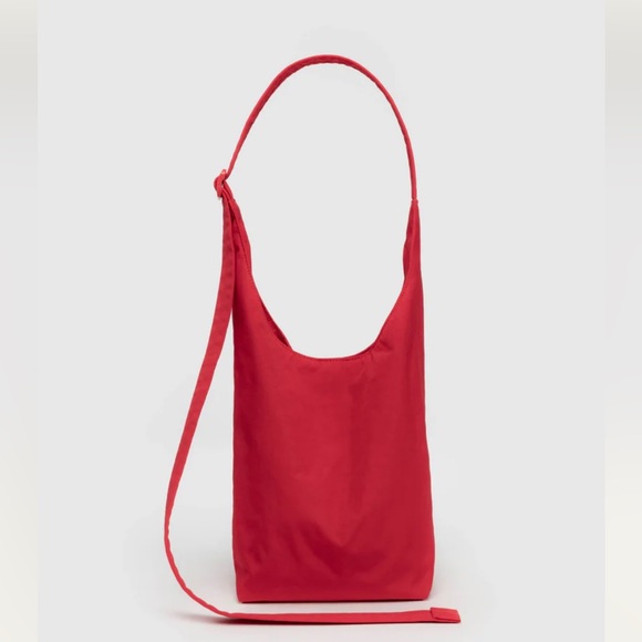 BAGGU Handbags - BAGGU small nylon sling red bag